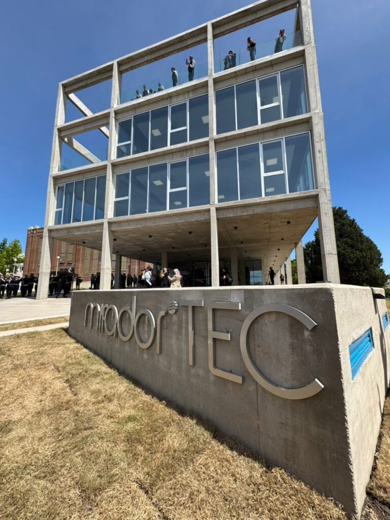 Se inauguró el Mirador Tec en Paraná